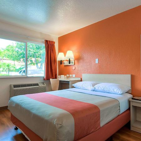 Motel 6-Westminster, Ca - South - Long Beach Area Exterior foto